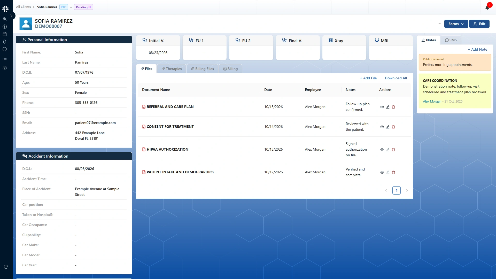 Panel actualizado del paciente en Zen Medical con hitos de visitas, documentos de respaldo y una nota ficticia de coordinación de atención.